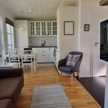 Mysig Stuga Med Sjoetomt, Naera Jaervsoebacken المظهر الخارجي الصورة