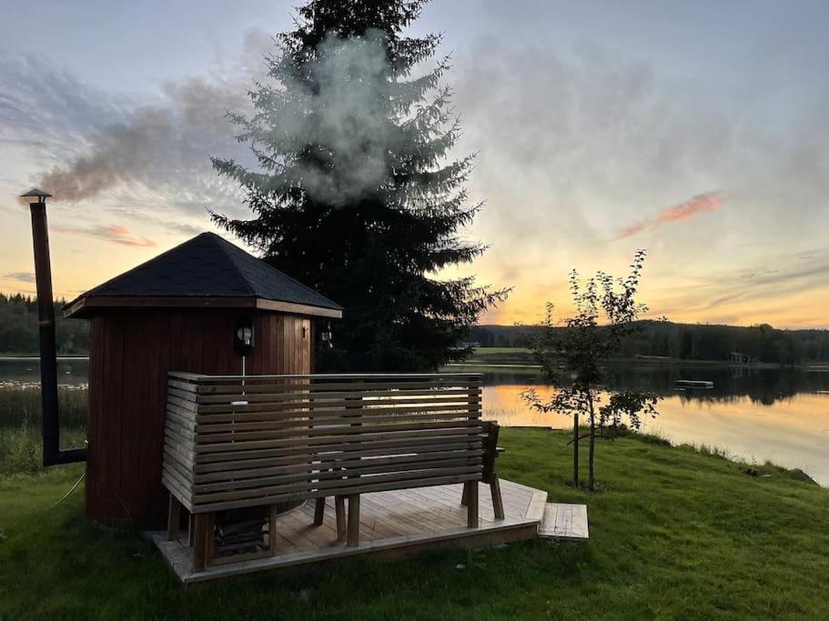Mysig Stuga Med Sjoetomt, Naera Jaervsoebacken المظهر الخارجي الصورة