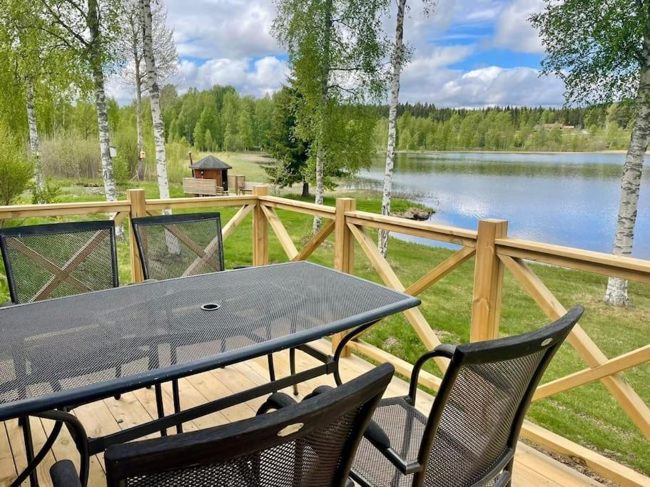 Mysig Stuga Med Sjoetomt, Naera Jaervsoebacken المظهر الخارجي الصورة