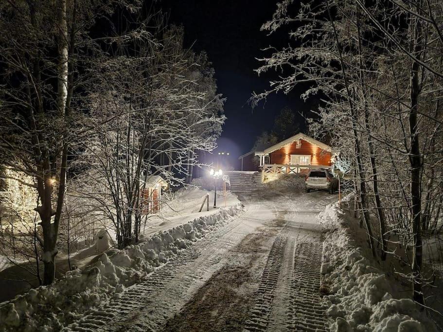 Mysig Stuga Med Sjoetomt, Naera Jaervsoebacken المظهر الخارجي الصورة