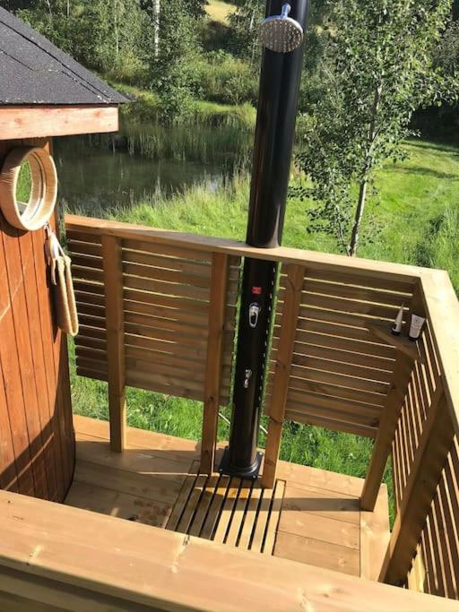 Mysig Stuga Med Sjoetomt, Naera Jaervsoebacken المظهر الخارجي الصورة